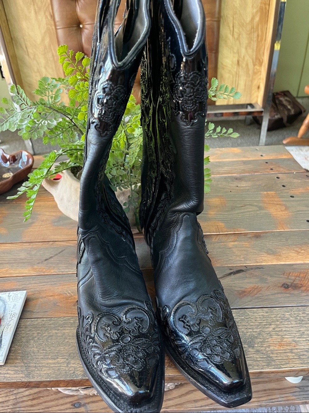 Corral Black Embroidered Leather Western Heeled Boots - Picture 2 of 5
